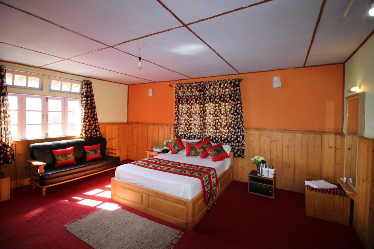 Delight Royal Lachung Exterior foto