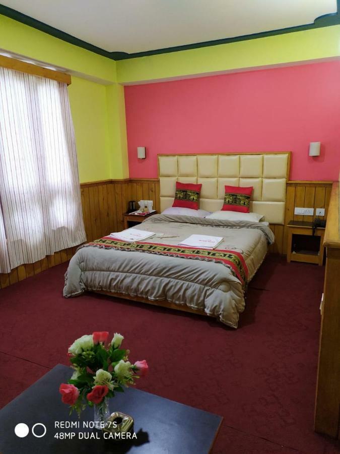 Delight Royal Lachung Exterior foto